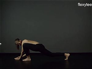 FlexyTeens - Zina flashes limber nude bod